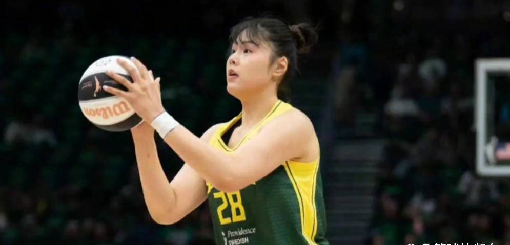 开云体育官方入口-李月汝砍赛季新高11分9篮板！WNBA飞翼擒太阳