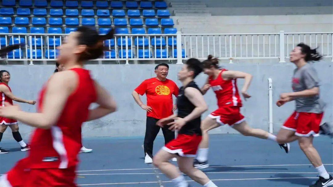 开运体育登录入口-中国女篮横扫日本锁定优势，日帅放豪言引争议，亚洲杯7月深圳开战的简单介绍