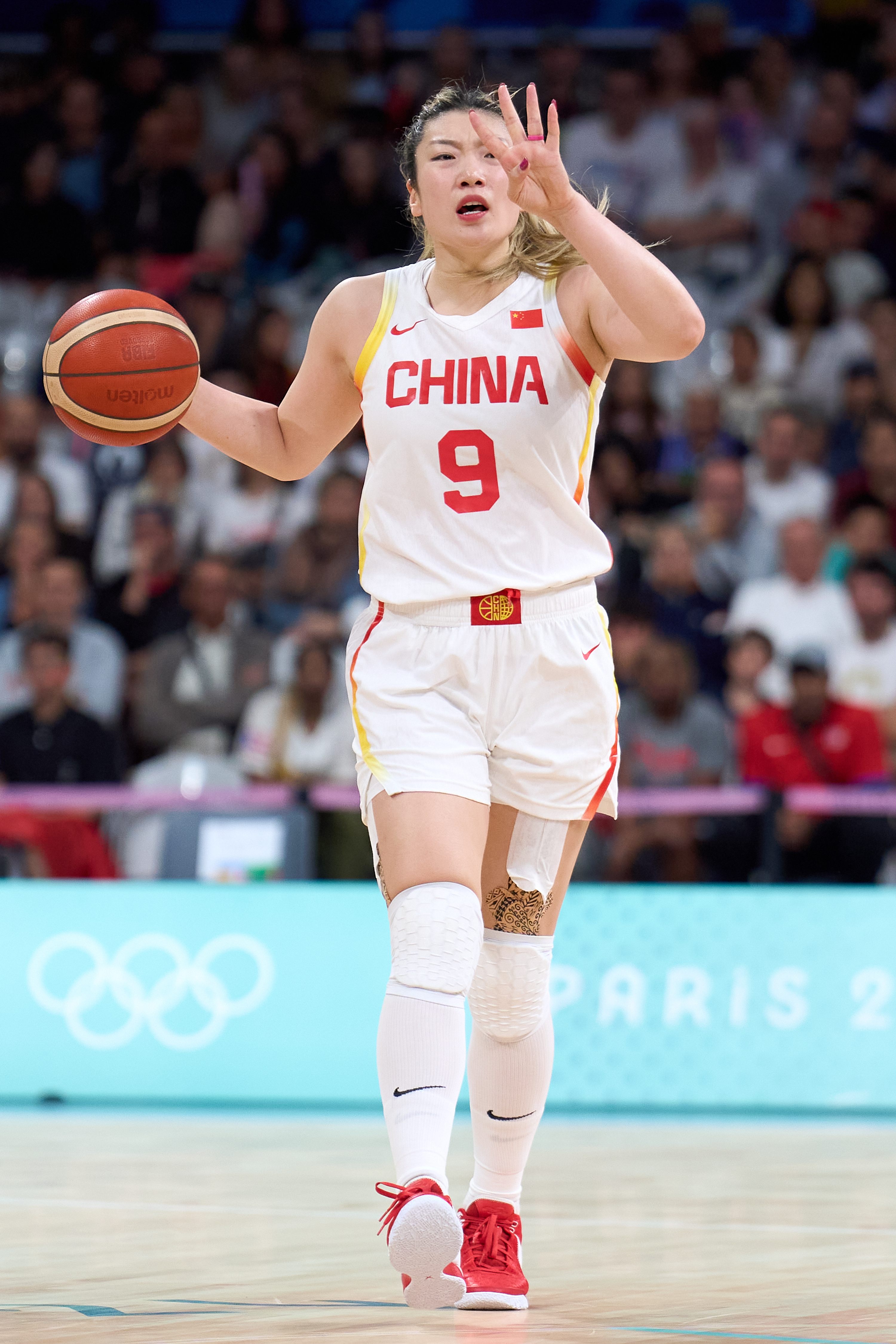 开云体育h5-22年女篮世界杯回顾：李梦23分，中国胜法国进入半决赛的简单介绍